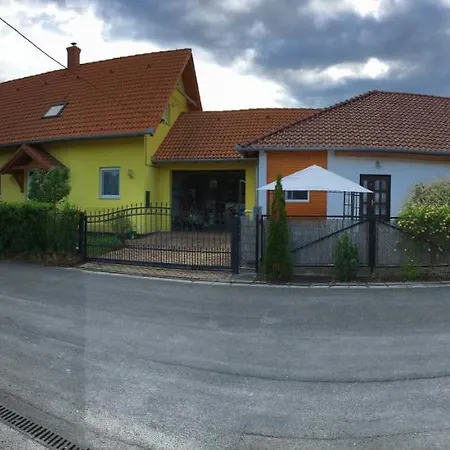 Centrum Vendeghaz * Balatonmáriafürdő