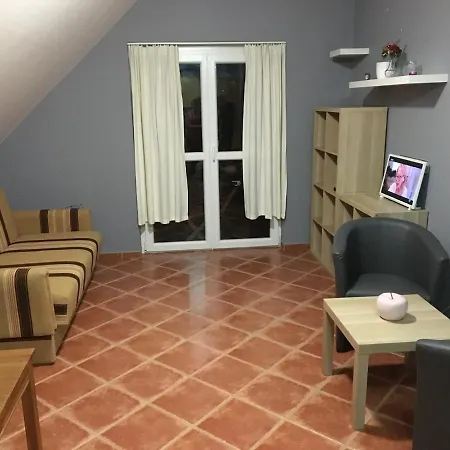 Centrum Vendeghaz Διαμέρισμα Balatonmáriafürdő